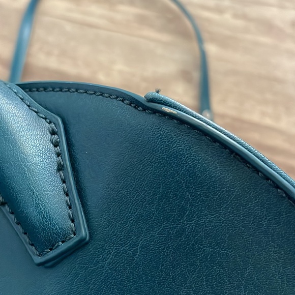 Matt & Nat Retro Teal Circular Vegan Leather Crossbody Bag - Picture 11 of 12